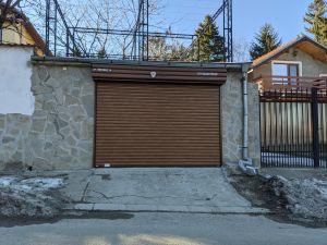 Ролетни гаражни и индустриални врати